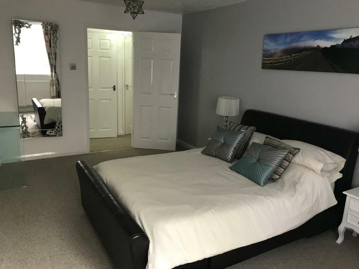 Valley View / Gwel Y Cwm Villa Ammanford Esterno foto